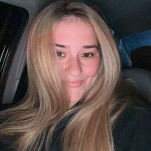 Meet your Posher, Steph